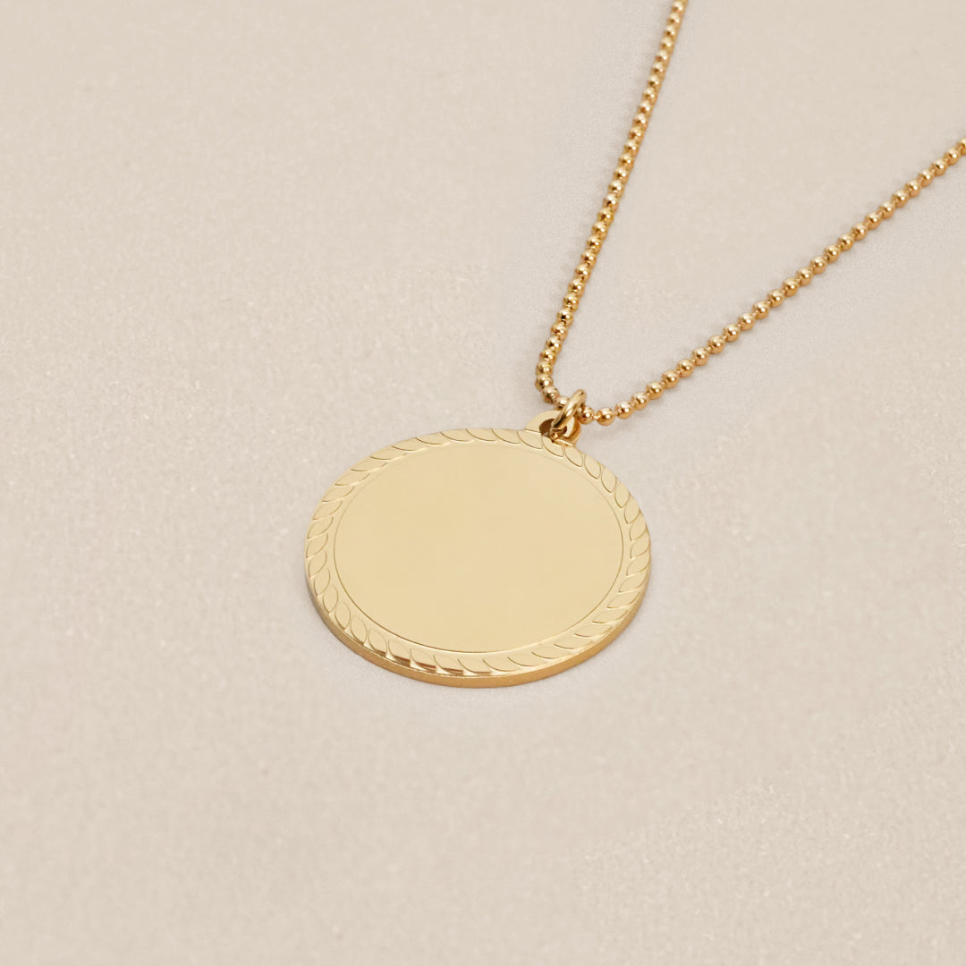 Engravable Round Gold Pendant Necklace