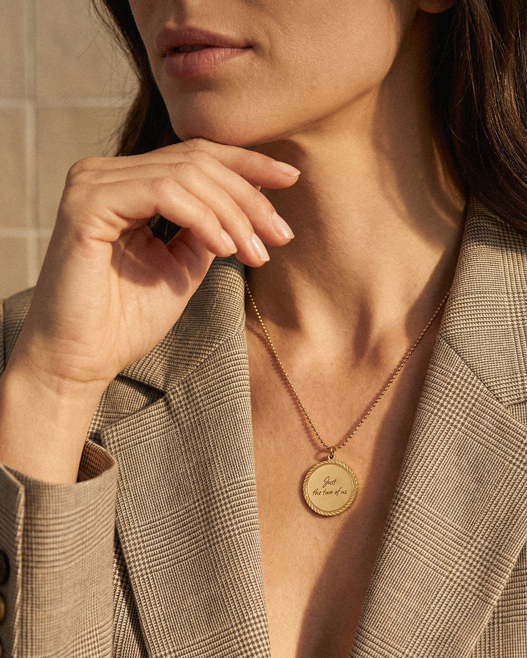 Engravable Round Gold Pendant Necklace