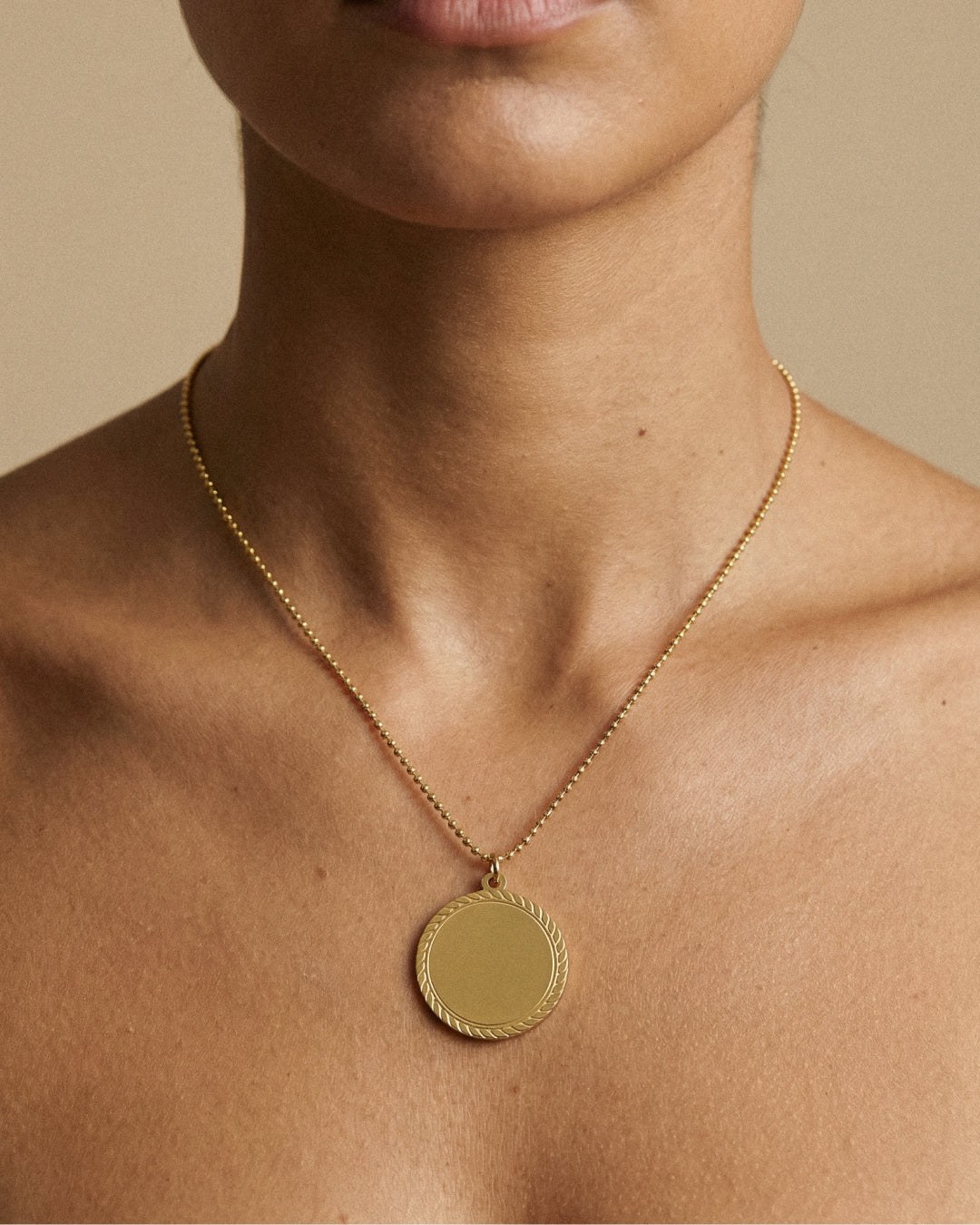Engravable Round Gold Pendant Necklace