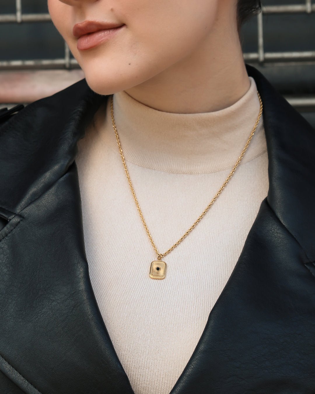 Black Stone Sunbeam Necklace - Oia Boutique