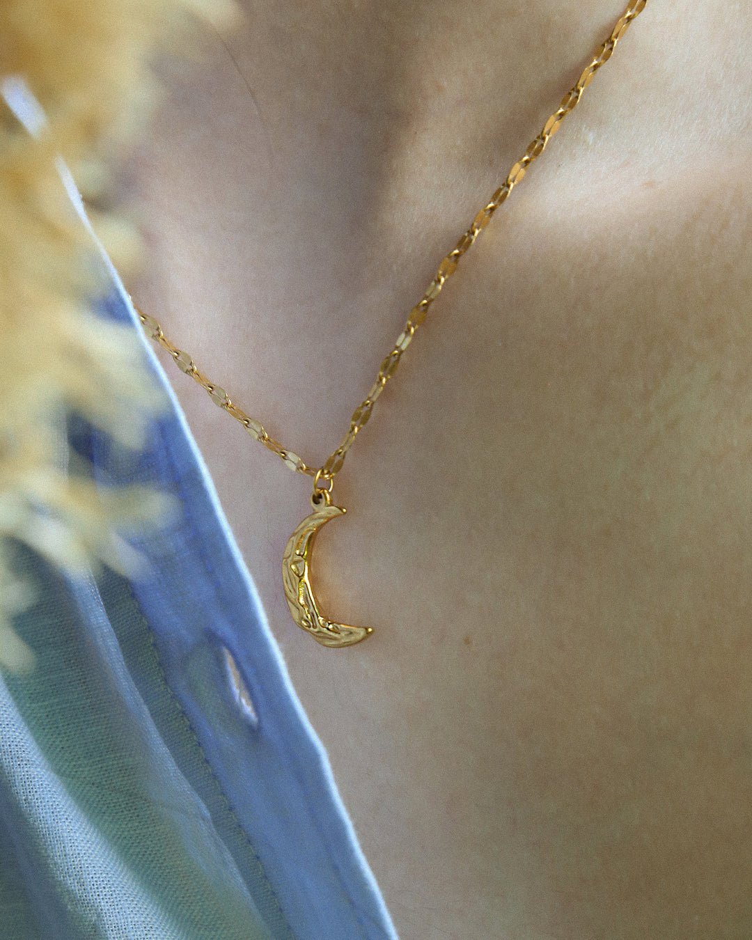 Crescent Pendant Necklace - Oia Boutique