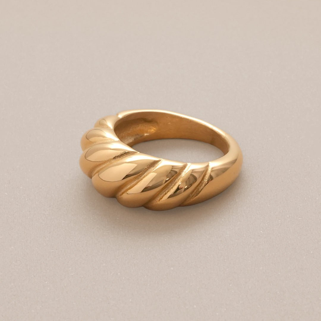 Croissant Ring - Oia Boutique
