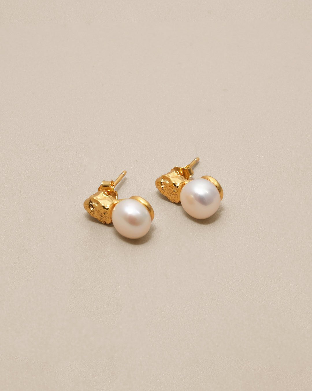 Irregular Pearl Stud Earrings - Oia Boutique