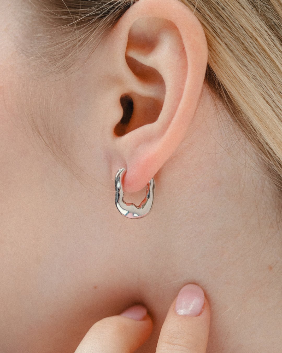 Irregular U Shape Hoop Earrings - Oia Boutique