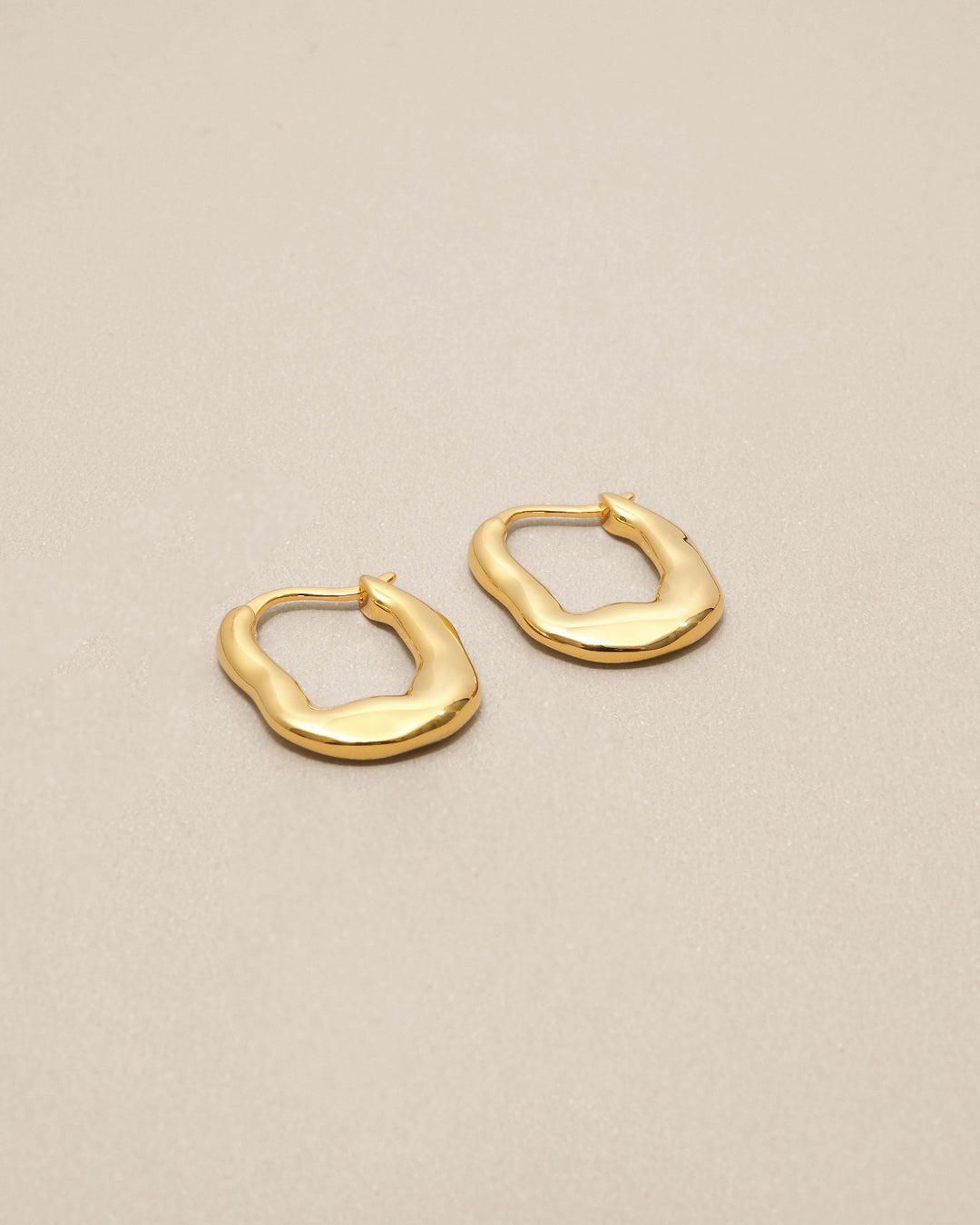 Irregular U Shape Hoop Earrings - Oia Boutique