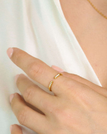 Mini Zircon Minimalist Ring - Oia Boutique Sustainable Gold Jewellery - Recycled18k Gold Plated