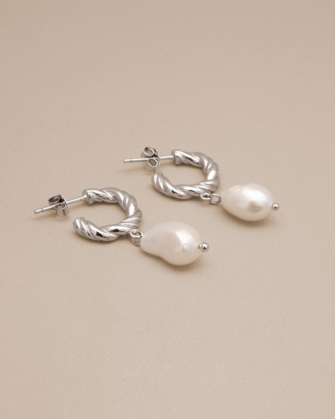 Pearl Drop Earrings - Oia Boutique
