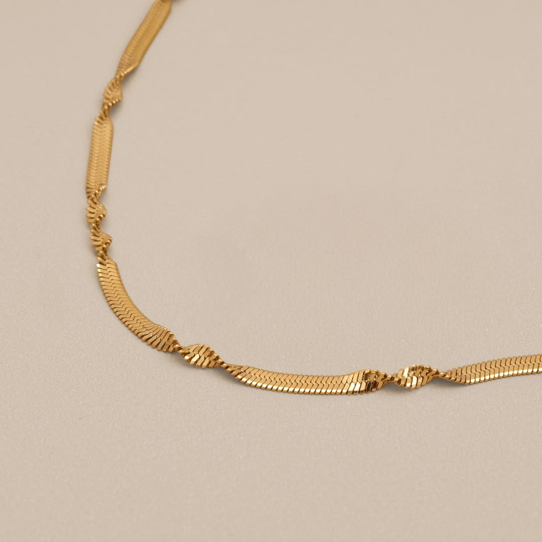 Twisted Chain Necklace - Oia Boutique
