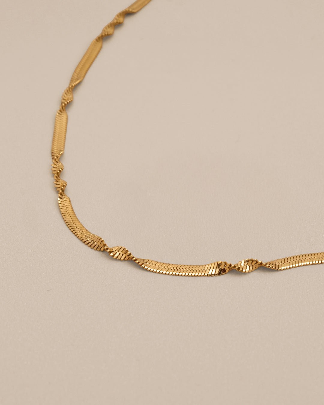 Twisted Chain Necklace - Oia Boutique